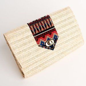 Twist Lock Straw Bag